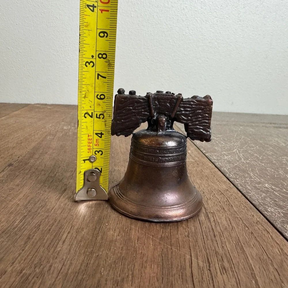 Liberty Bell Philadelphia PA Copper Tone Metal‎ Tourist Souvenir Keepsake
